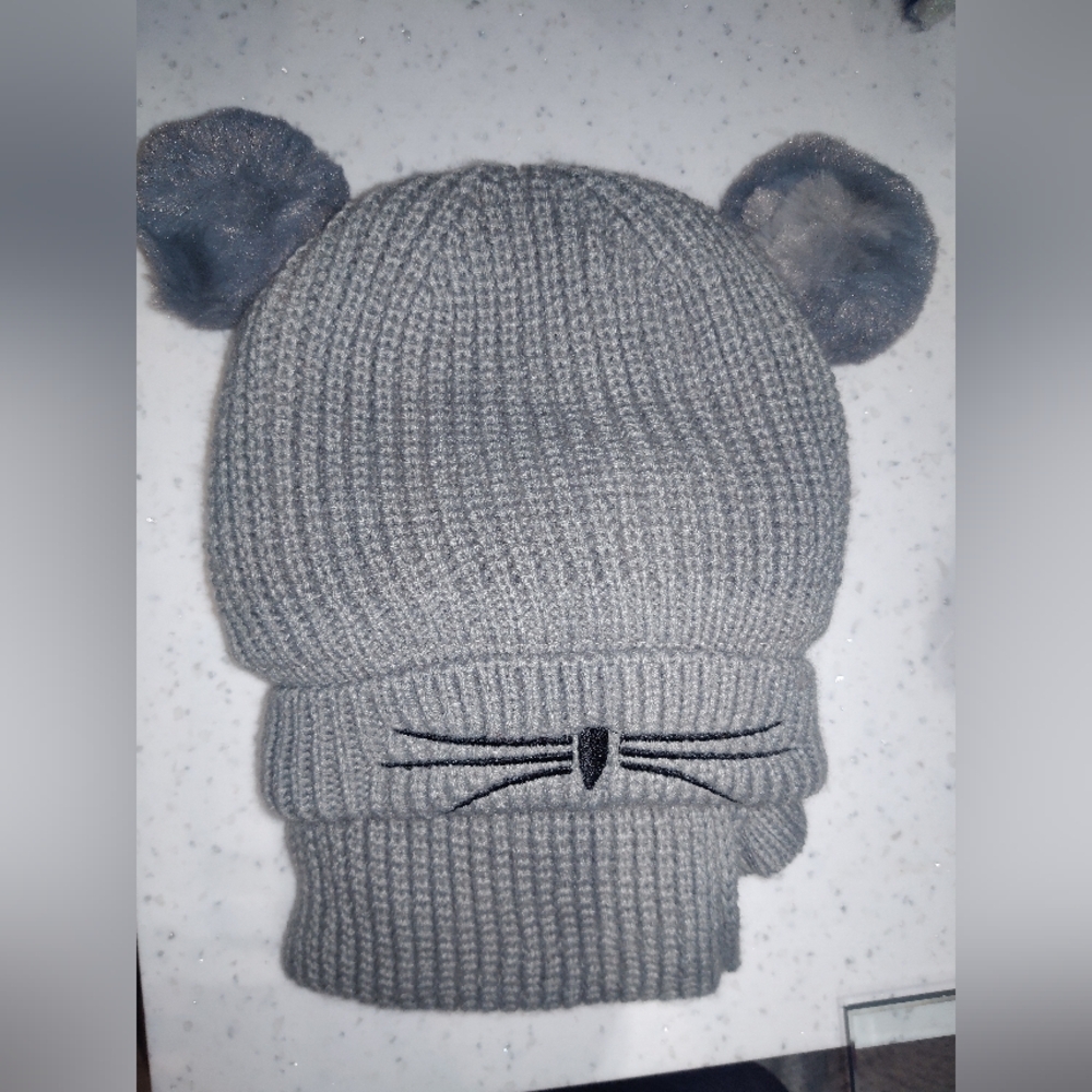 XQ high quality hat with scarf with double pom pom